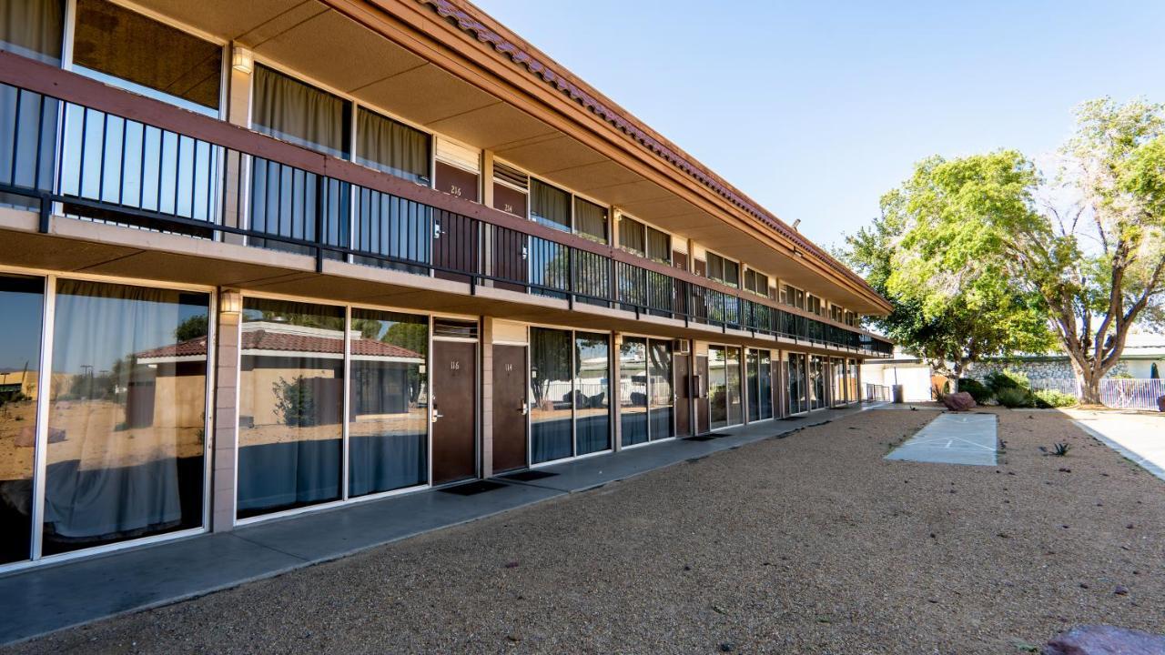 G T Hotels Inn & Suites Extended Stay Victorville Eksteriør billede